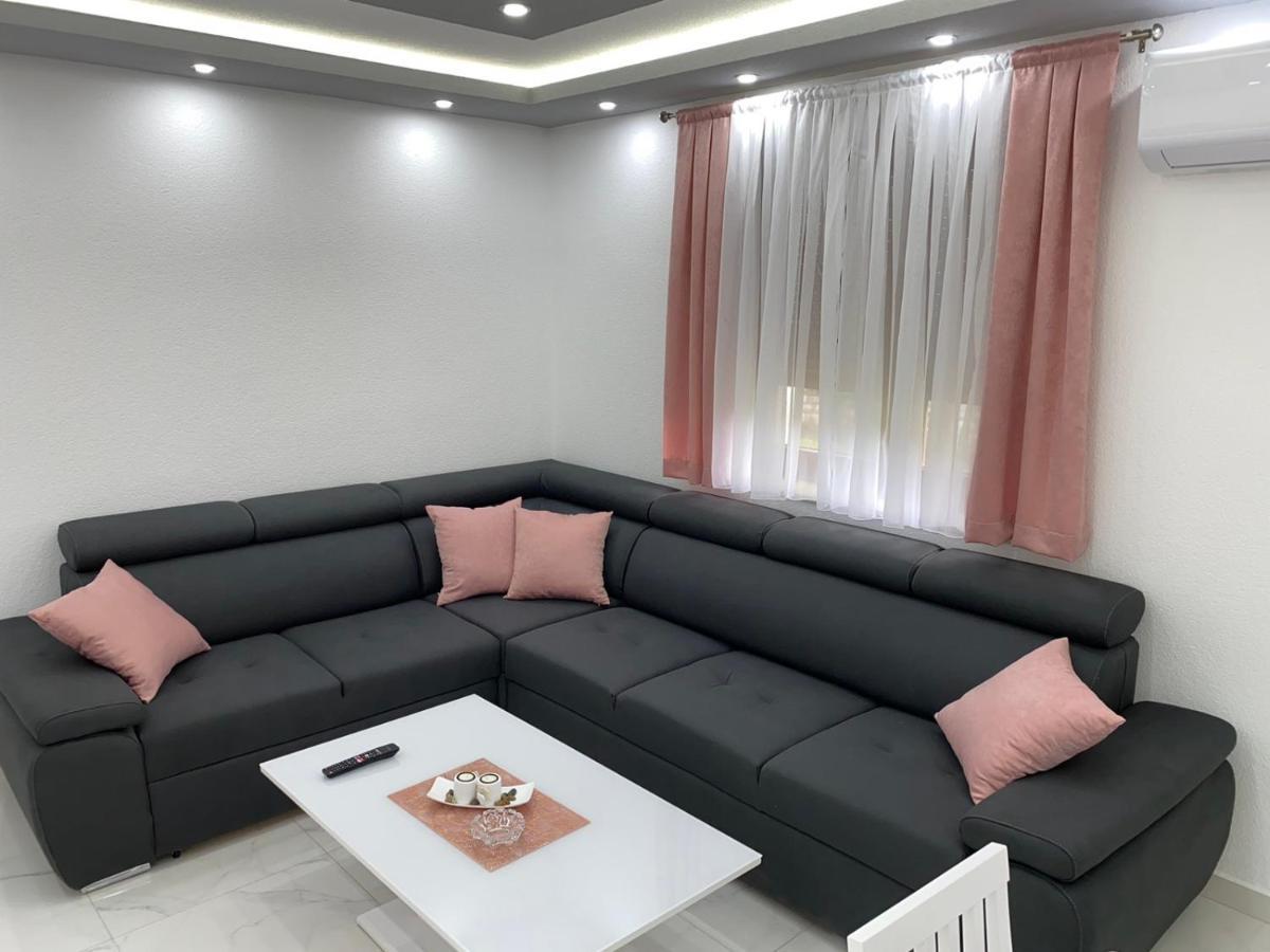 Apartman Jovana Bileća Exteriör bild